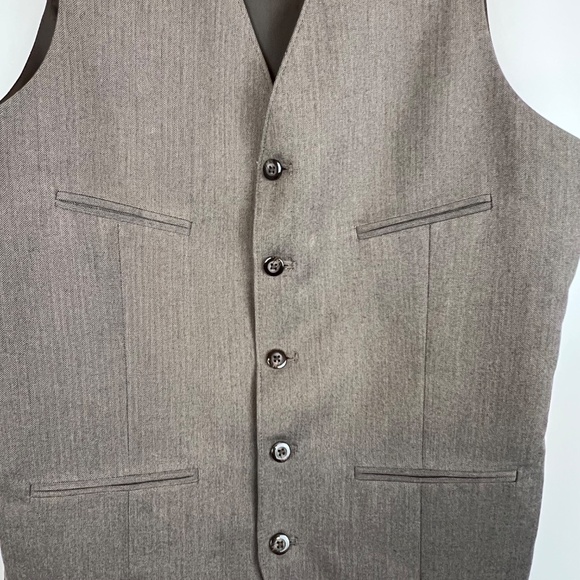 J.Ferrar Men's Soft Brown Vest - Picture 2 of 8